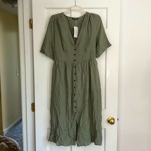 BLOOMCHIC. US 12. Never worn.